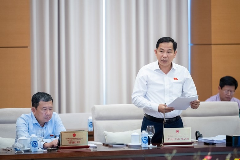 Cân nhắc thu thuế với hàng nhập giá trị nhỏ qua Shopee, Lazada, Tiktok